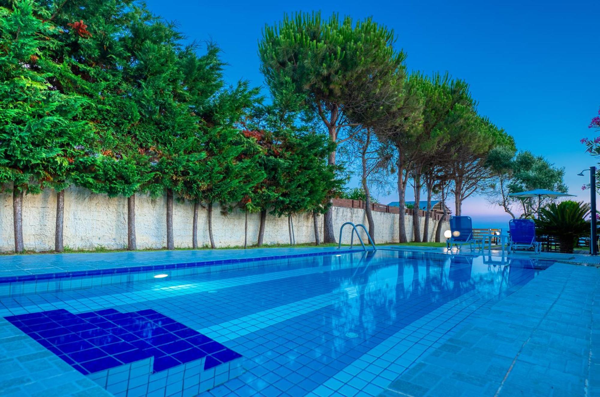Villa Angela Agios Matthaios  Exterior photo